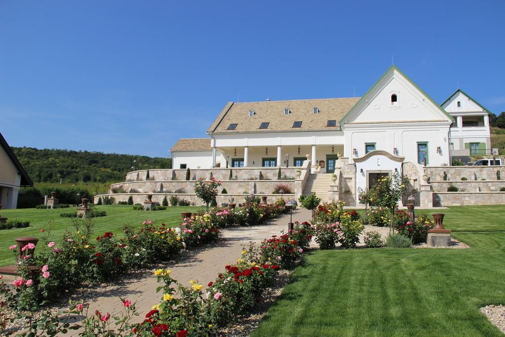 Takler Kuria Hotel Szekszárd Exterior photo
